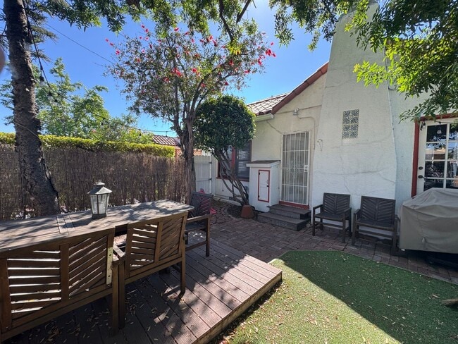 Building Photo - Spanish Style Architectural Gem in the Heart of Altadena - Available Early June