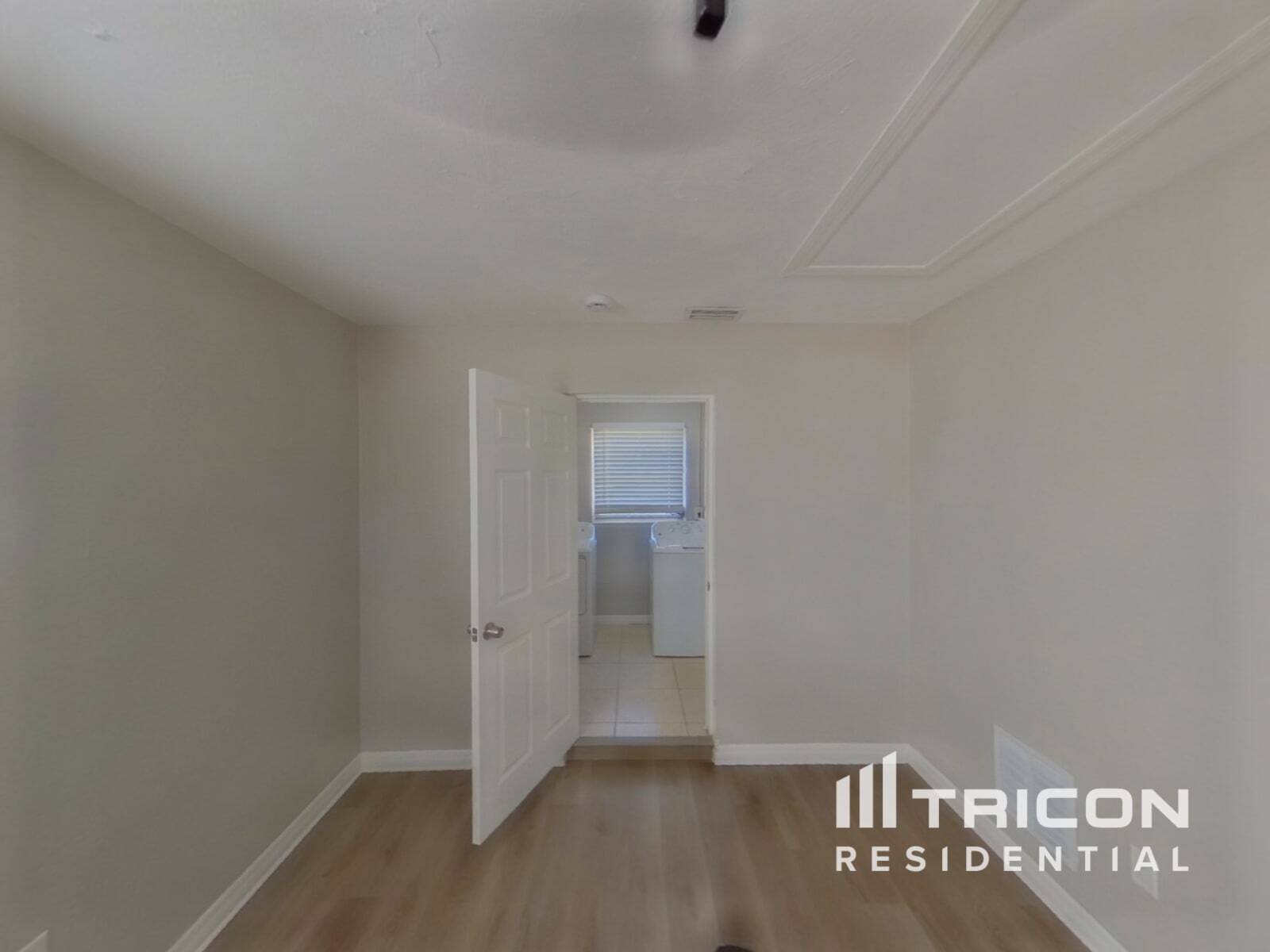 Building Photo - 4000 Berkshire Dr