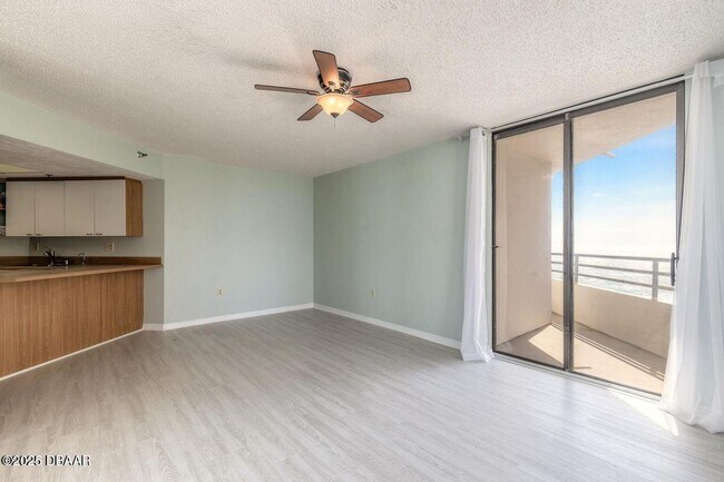 Building Photo - Coastal Living meets convenience in the He...