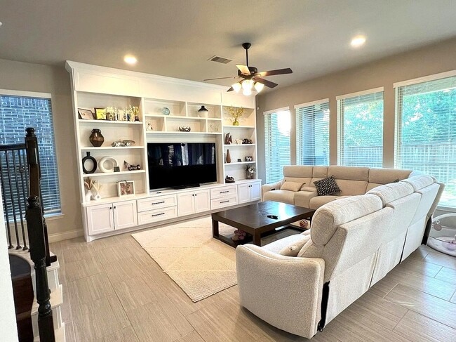 Building Photo - 9447 Scanlan Heights Ln