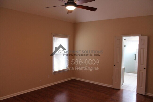 Building Photo - 430 Maplegrove Dr