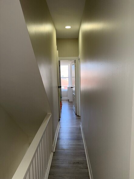 Building Photo - 328 Pattison St