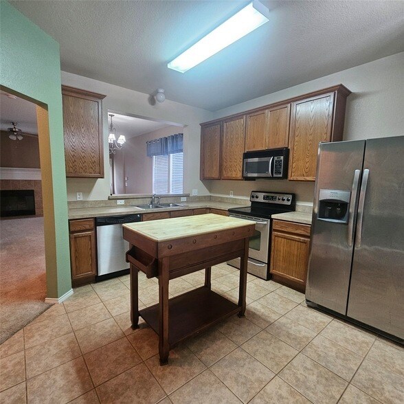 Building Photo - 10741 Traymore Dr