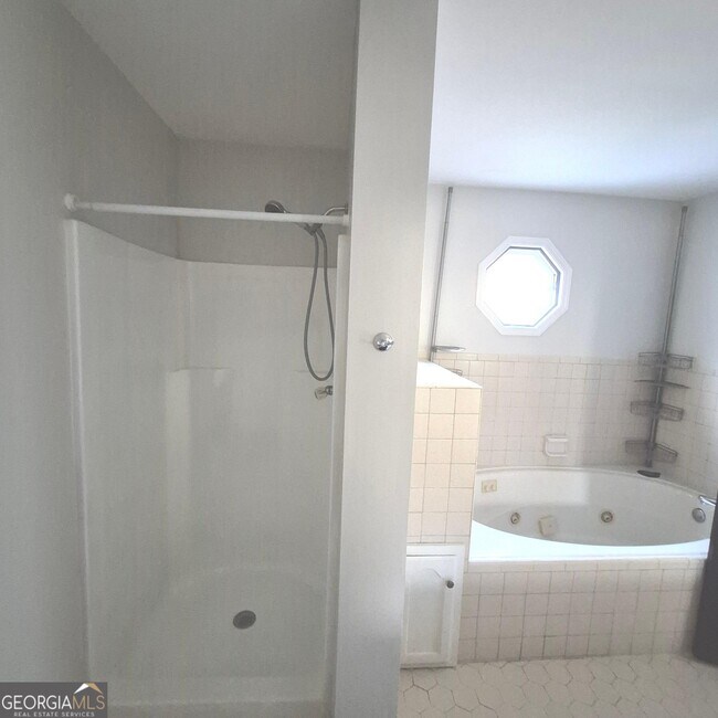 Building Photo - 199 Autumn Trace Ct