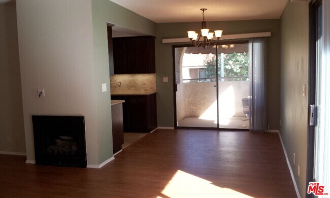 Building Photo - 2349 S Bentley Ave