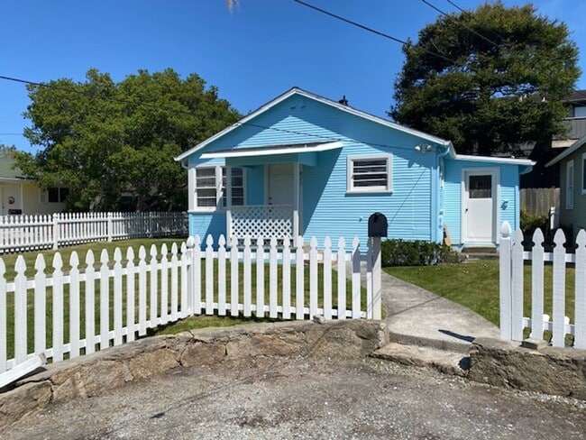 Building Photo - 821 Walnut St