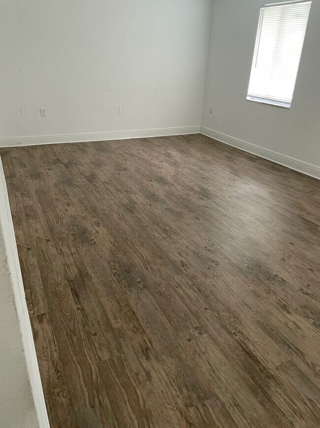 Building Photo - Two bedroom Two bath Condo