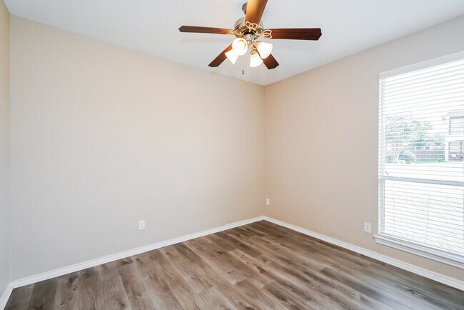 Building Photo - 6137 Kristen Dr