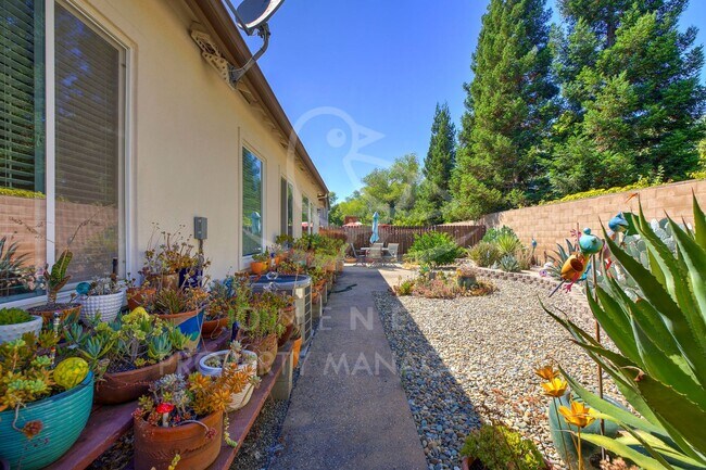 Building Photo - One of a kind, GREAT floorplan in Twelve Bridges