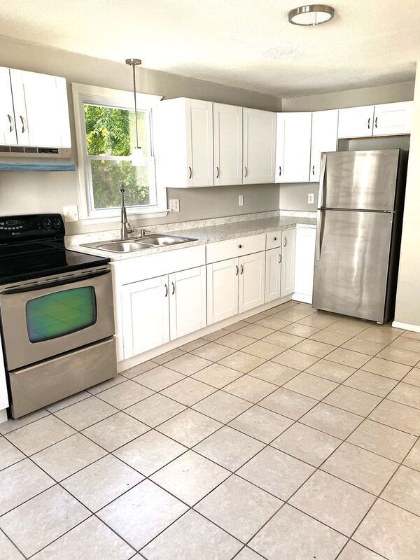 Building Photo - 48-50 Rifle St