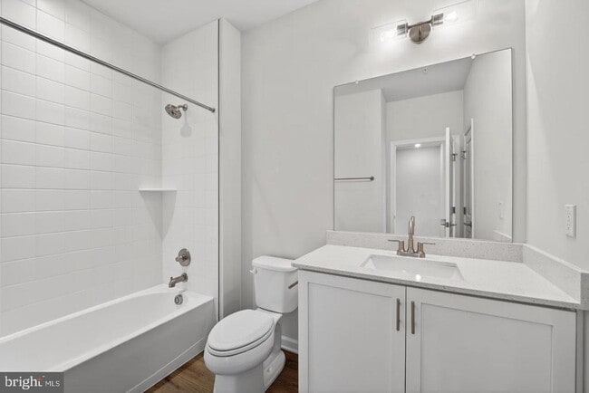 Building Photo - 2914 Lewis and Clark Ave