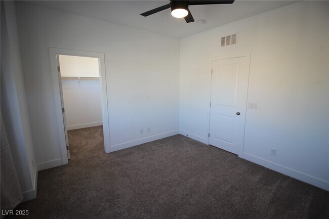 Building Photo - 8085 Skye Roar Ct