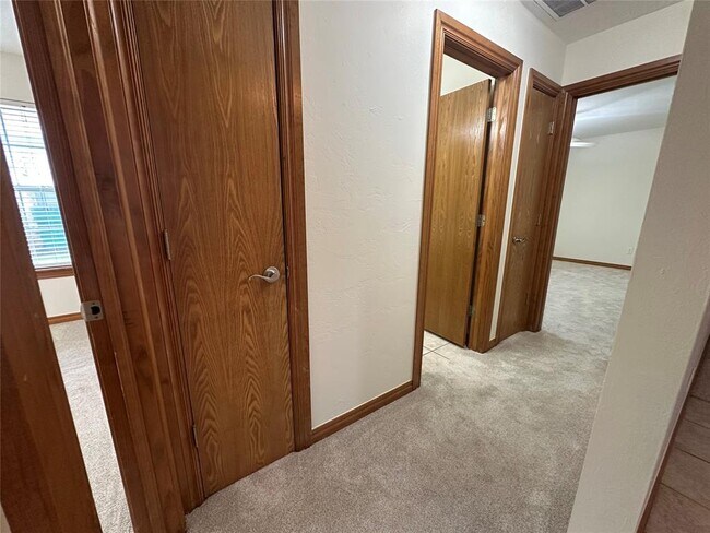 Building Photo - 15713 Traditions Blvd