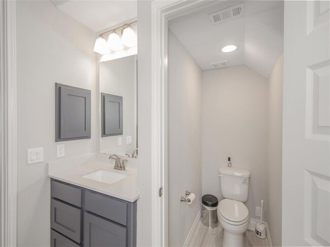 Building Photo - 4108 Emerson Cove Dr