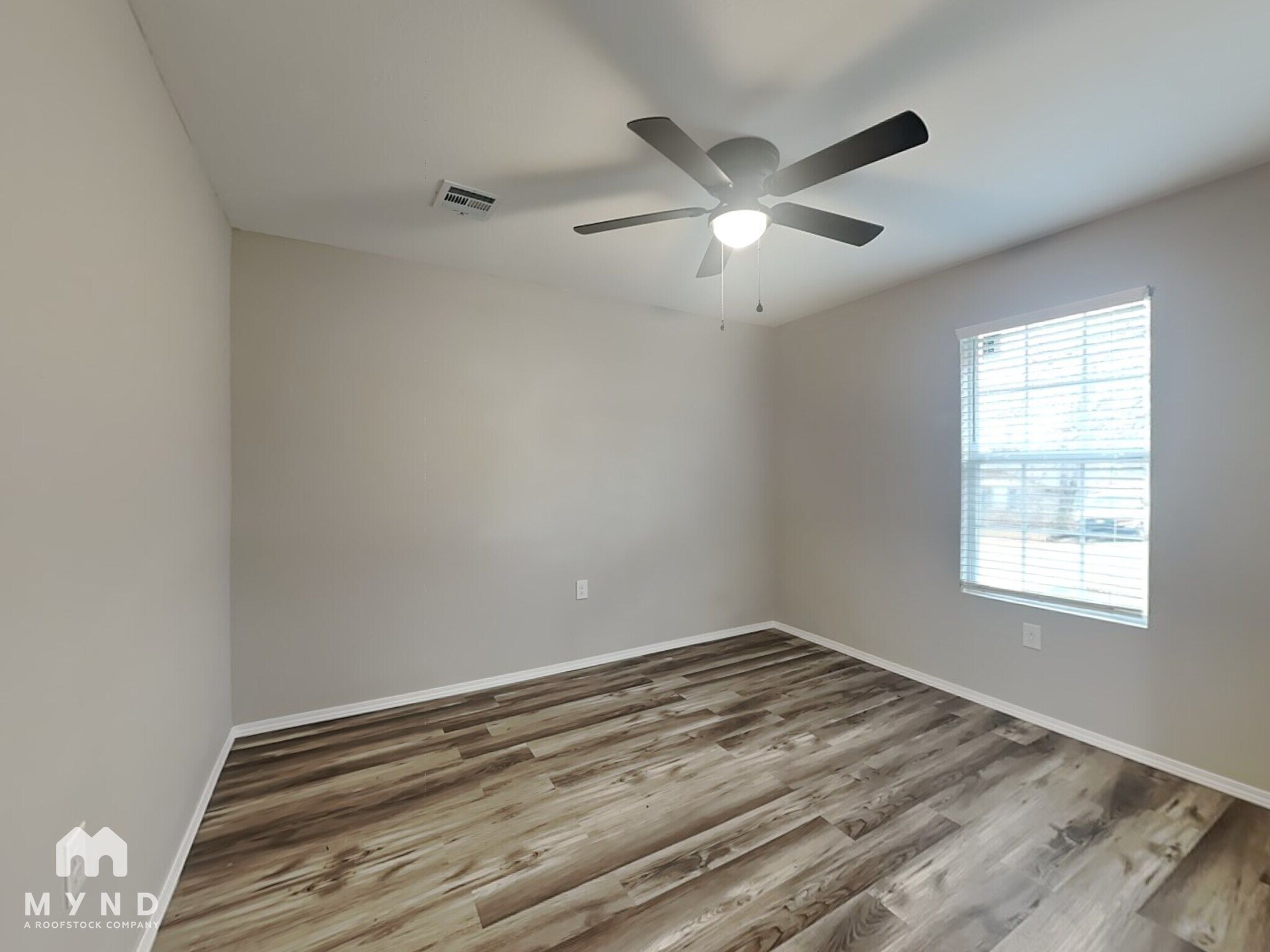 Building Photo - 3212 E Noble Dr