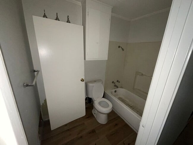Building Photo - 131 Estates Ct