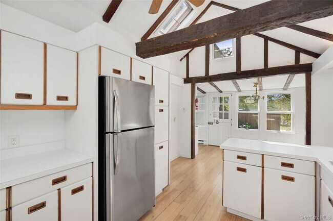 Building Photo - 1 Pound Ridge Rd