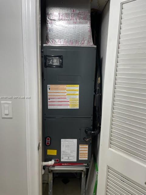 Building Photo - 6705 N Kendall Dr