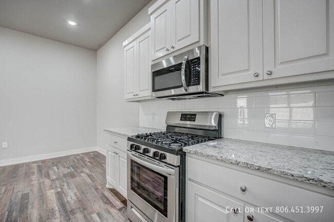 Building Photo - Gorgeous 3/2/2 in SW Lubbock
