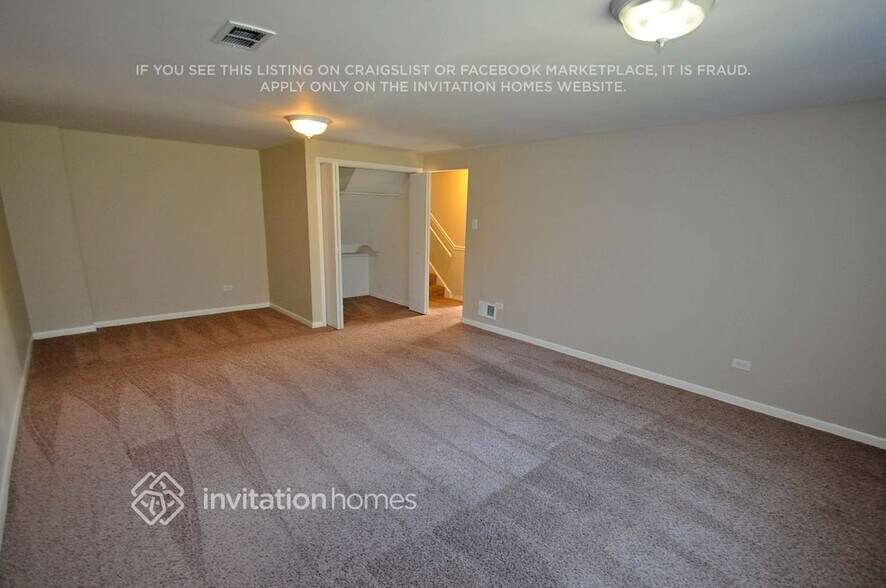 Building Photo - 7653 W 105th St