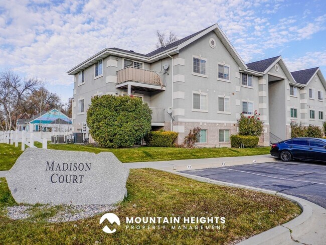 Building Photo - 26 W 7500 S