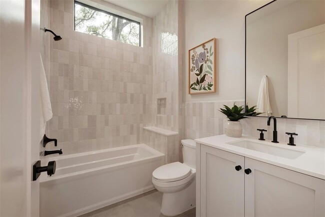 Building Photo - 2212 Trailside Dr
