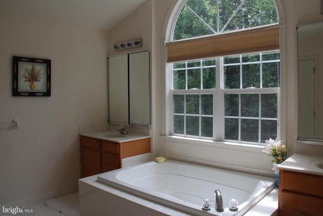 Building Photo - 134 Pendula Ct