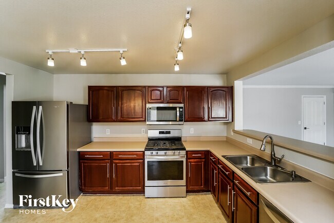 Building Photo - 5895 E Hackle Ln
