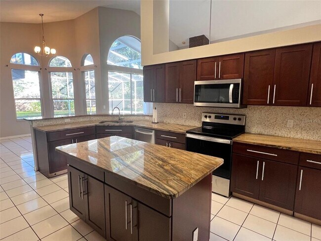 Building Photo - 1753 Kinsmere Dr