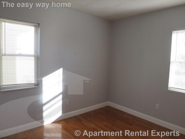 Building Photo - 360 Somerville Ave