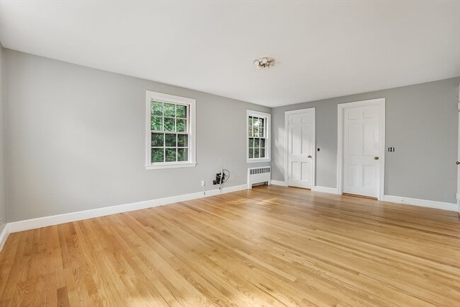 Building Photo - 11 Sunhill Ln