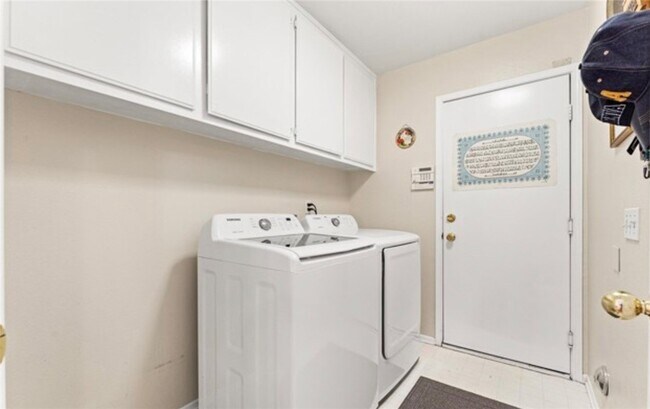 Building Photo - 8705 Running Springs Dr