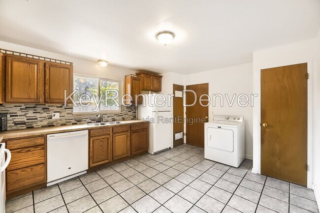 Building Photo - 4280 W Virginia Ave