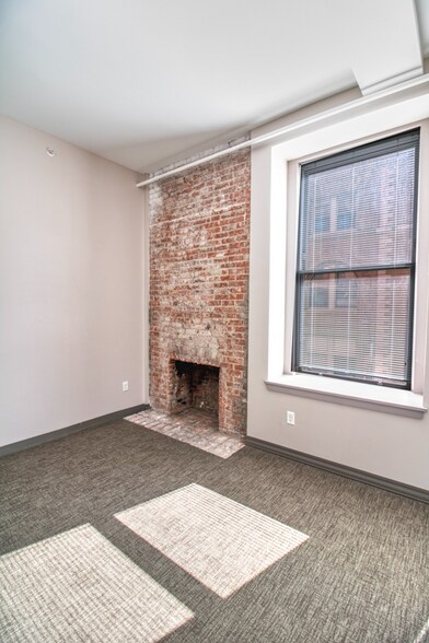 Building Photo - 177 State St