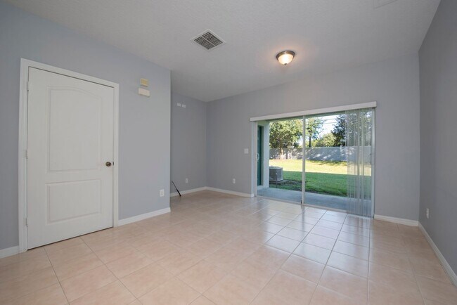 Building Photo - 2 Bedroom /2.5 bathrooms Town House. Just few minutes from Medical City.