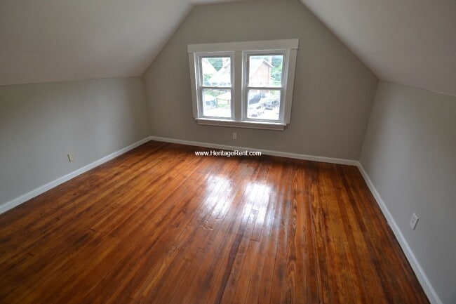 Building Photo - Great North Fairmount 3 bedroom single fam...