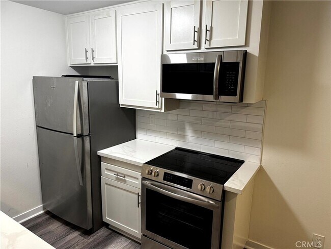 Building Photo - 280 Molino Ave