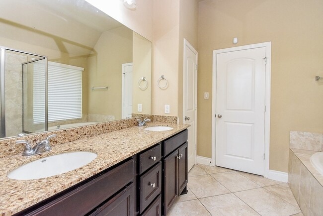 Building Photo - 10310 Rouken Glen Ct.