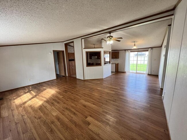 Building Photo - 4677 W Ridge Dr