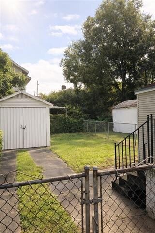 Building Photo - 1825 Pine St