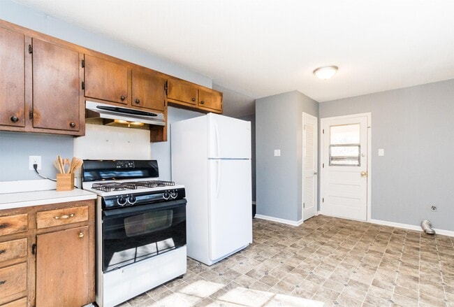 Building Photo - 108 Forestwood Dr