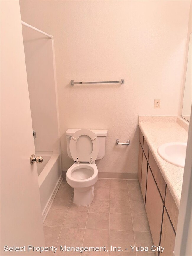Building Photo - 5795 Springview Dr