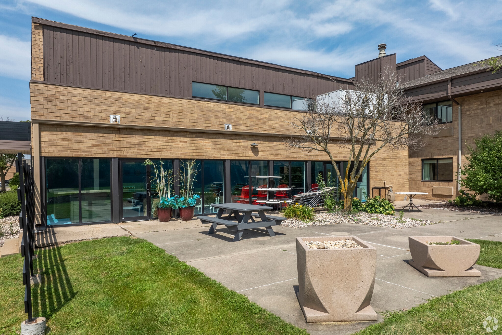 Building Photo - Vivo Living Madison