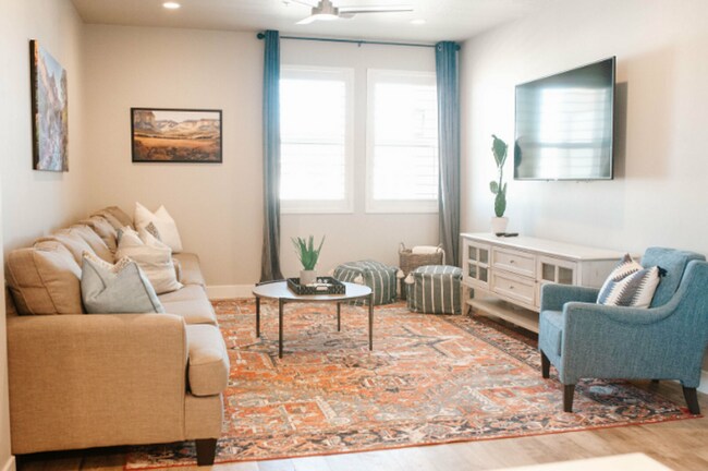 Building Photo - Short term lease options! Spacious Condo in Washington