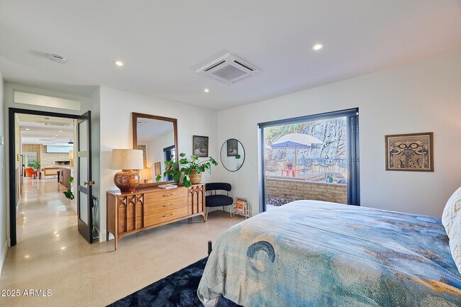 Building Photo - 4016 E Flynn Ln