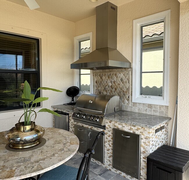 Building Photo - 9080 Isla Bella Cir