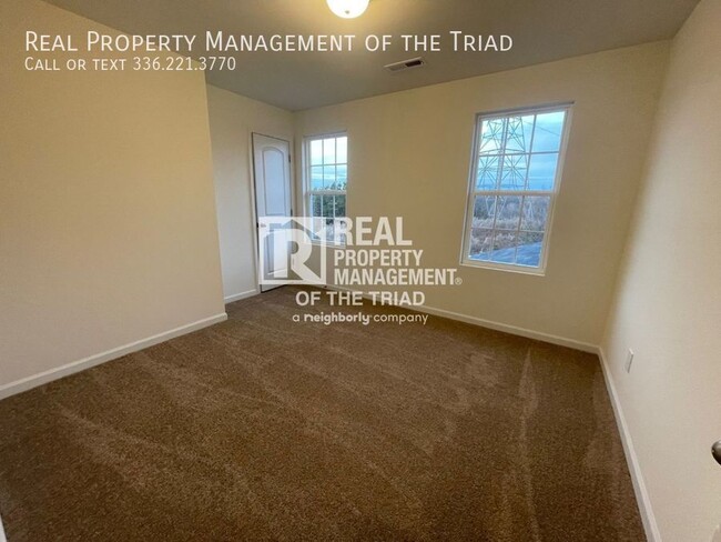 Building Photo - 357 Royal Fern Dr