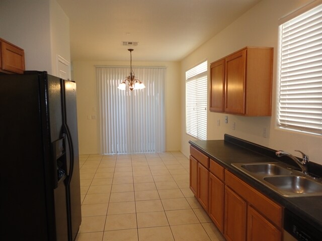 Building Photo - 1328 E Weatherby Way