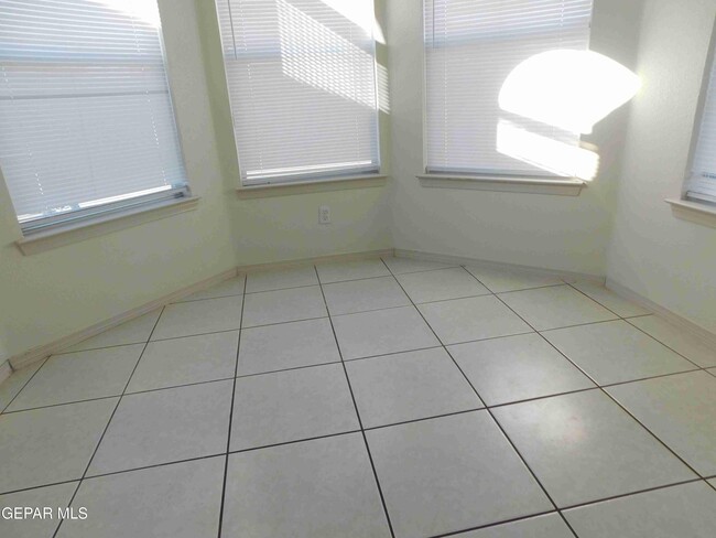 Building Photo - 12736 Tierra Sonora Dr