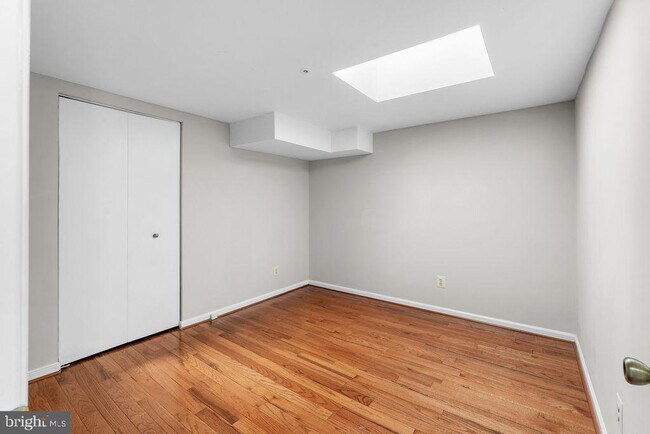 Building Photo - 1402 E Baltimore St